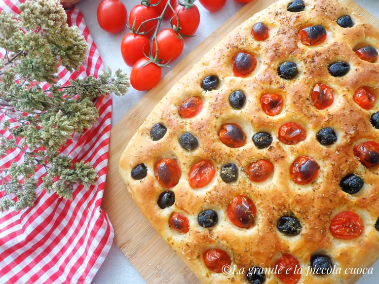 Włoska focaccia z Apulii - Focaccia Pugliese