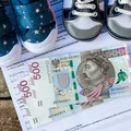 Dlaczego trzeba znowu złożyć wniosek o 500 plus? ZUS odpowiada i poucza!