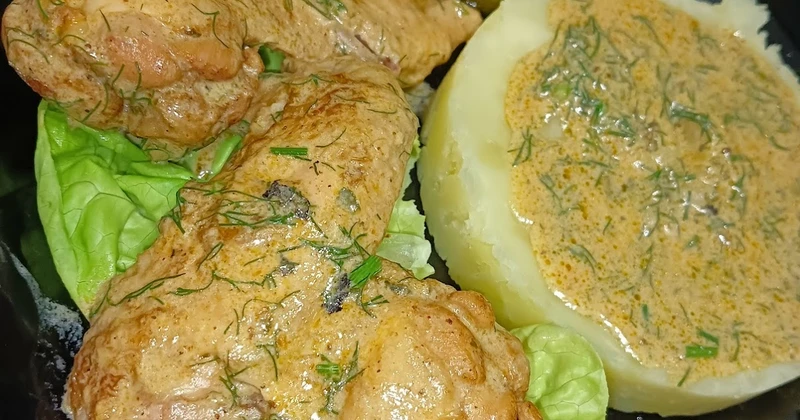 Skrzydełka drobiowe w sosie śmietanowo - koperkowym