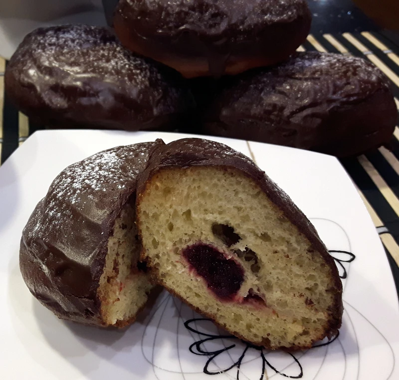 PĄCZKI Z MARMOLADĄ RÓŻANĄ