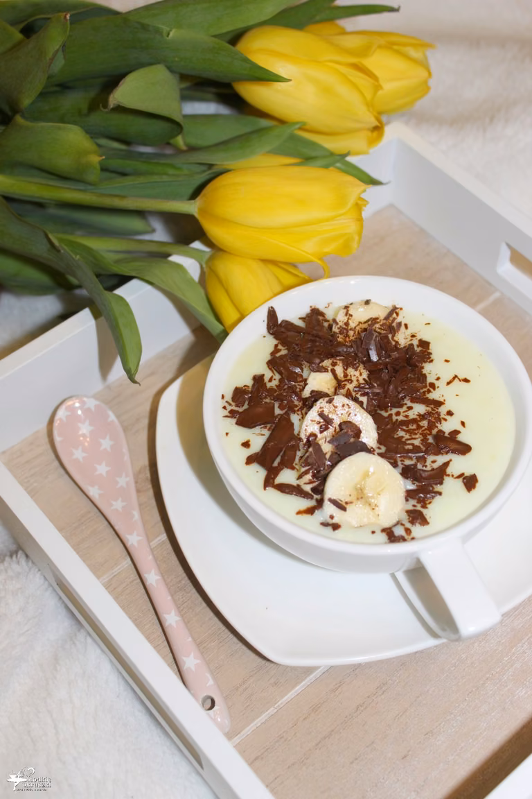 Deser z dzieciństwa – domowy budyń z czekoladą i bananami