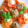 Spaghetti w sosie pomidorowym z pulpetami