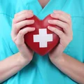 Jak rozpoznać ZAWAŁ SERCA u kobiet?