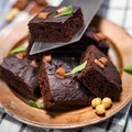 Brownie z ciecierzycy – szybkie ciasto z blendera i bez mąki!