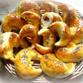 Rogaliki domowe z ciasta ziemniaczanego z maślanką