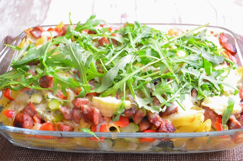Zapiekanka makaronowa z kiełbasa