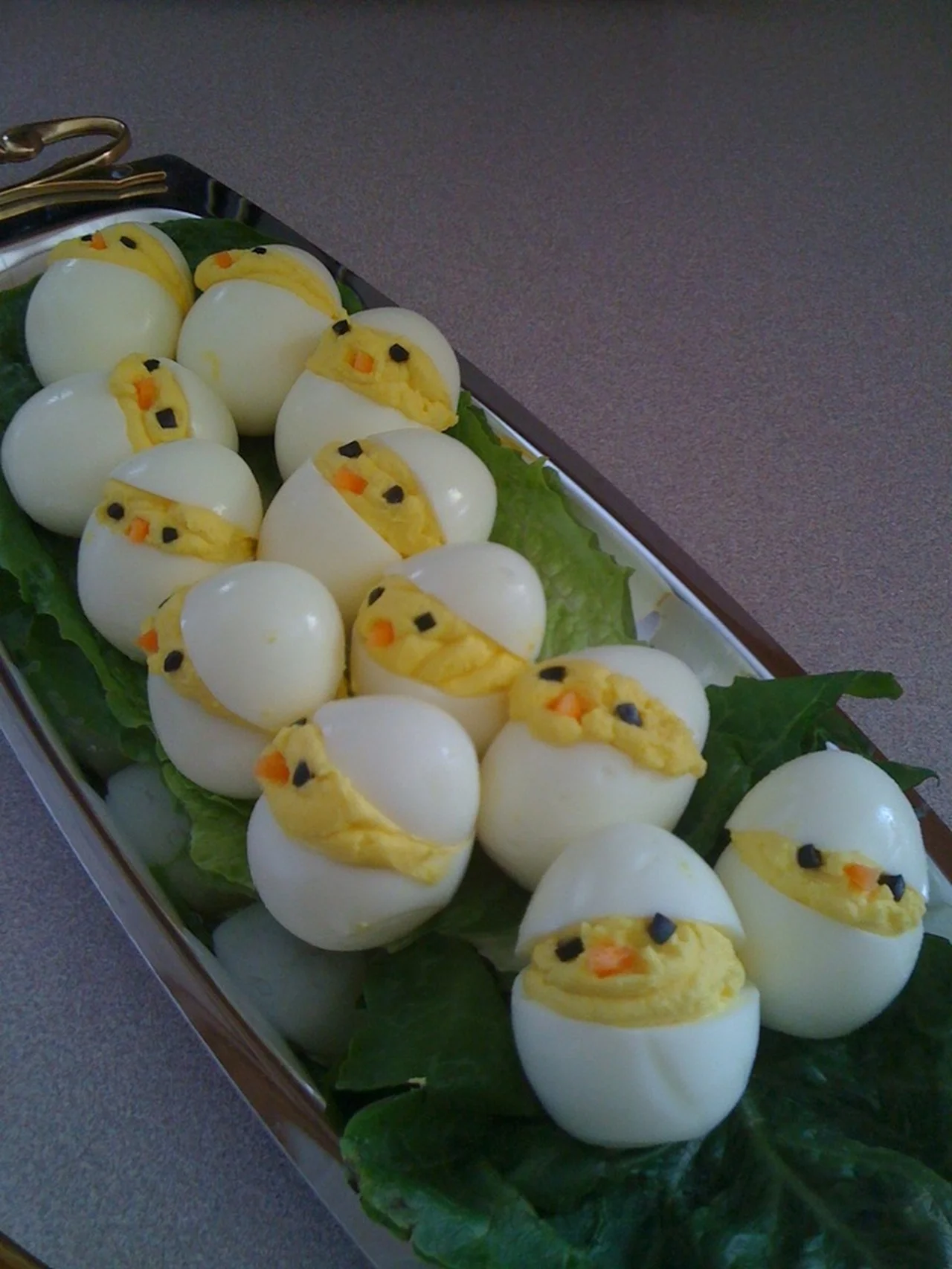Wielkanocne kurczaczki z jajek 