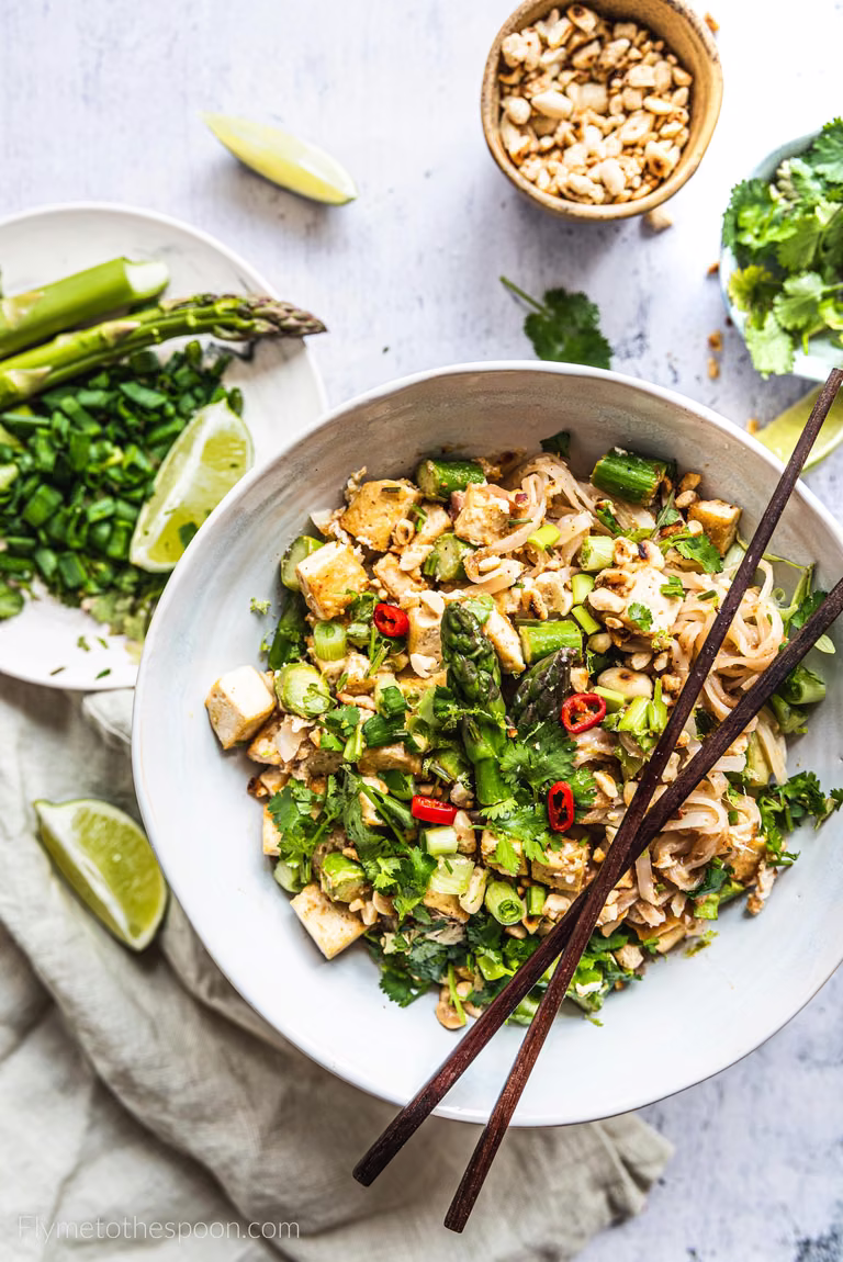 Pad thai ze szparagami i tofu