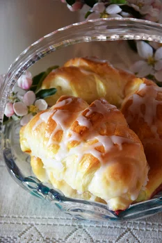 Rogaliki z dżemem malinowym