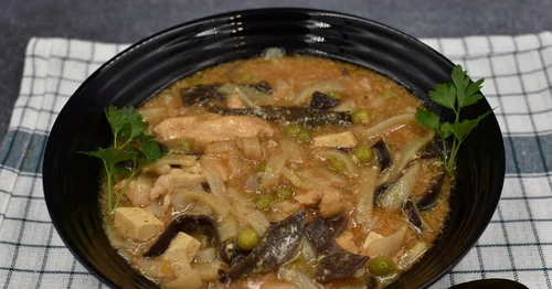 Zupa z tofu i kurczaka