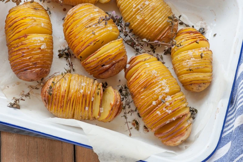 ZIEMNIAKI HASSELBACK
