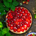 Tarta z panna cottą i truskawkami