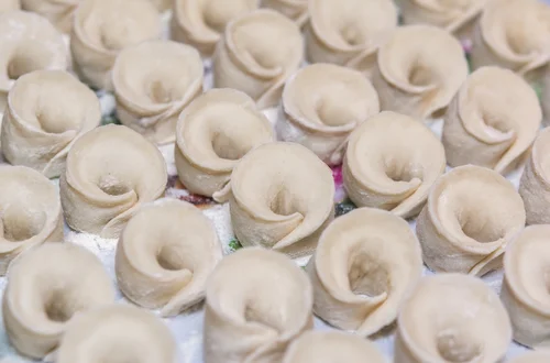 Sekret delikatnych uszek? Większość osób robi to odwrotnie!