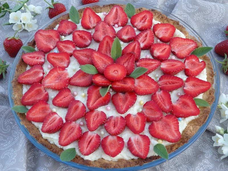 Tarta rafaello z truskawkami