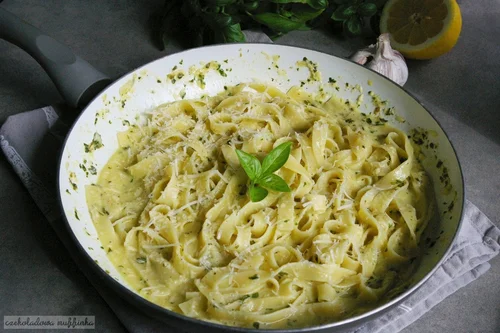 Serowe tagliatelle z bazylią