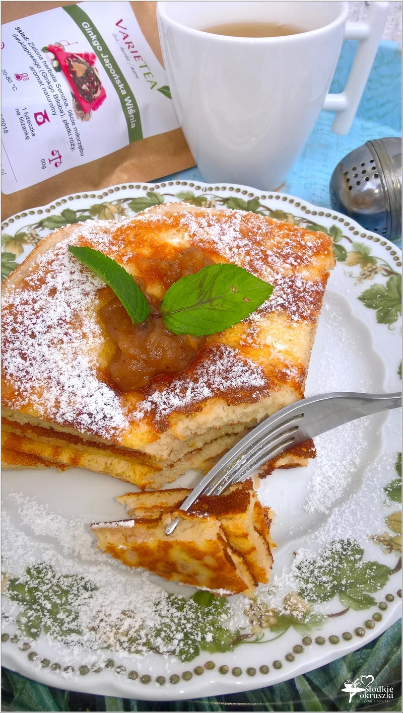 Szarlotkowy omlet z aromatyczną zieloną herbatą