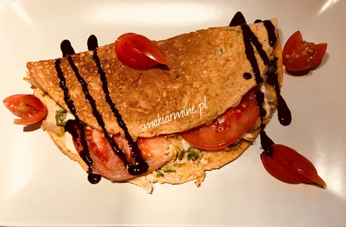 Omlet z sałatą rzymską