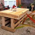 Stół drewniany do ogrodu