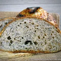 Chleb pszenny na zakwasie z makiem i chia