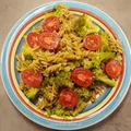 Makaron strączkowy z pesto i brokułami – Smaczna Dieta