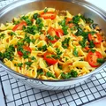 TAGLIATELLE Z ŁOSOSIEM I SZPINAKIEM