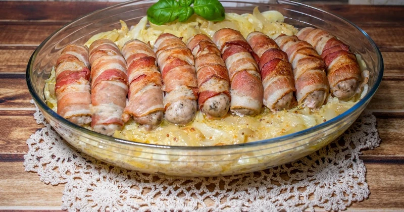 Zapiekane białe kiełbasy z kapustą