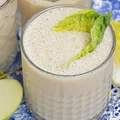 Koktajl bananowy z morelami i zielonym jabłkiem