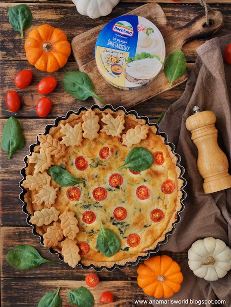 Tarta z dynią, serkiem kremowym, szpinakiem, łososiem