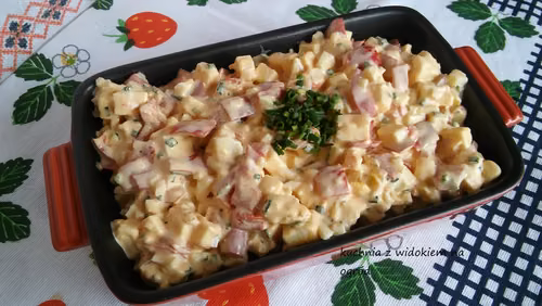 Sałatka z marynowanej papryki. Sałatka paprykowa szybka imprezowa i grillowa.
