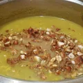 Zupa-krem z selera naciowego z orzeszkami ziemnymi