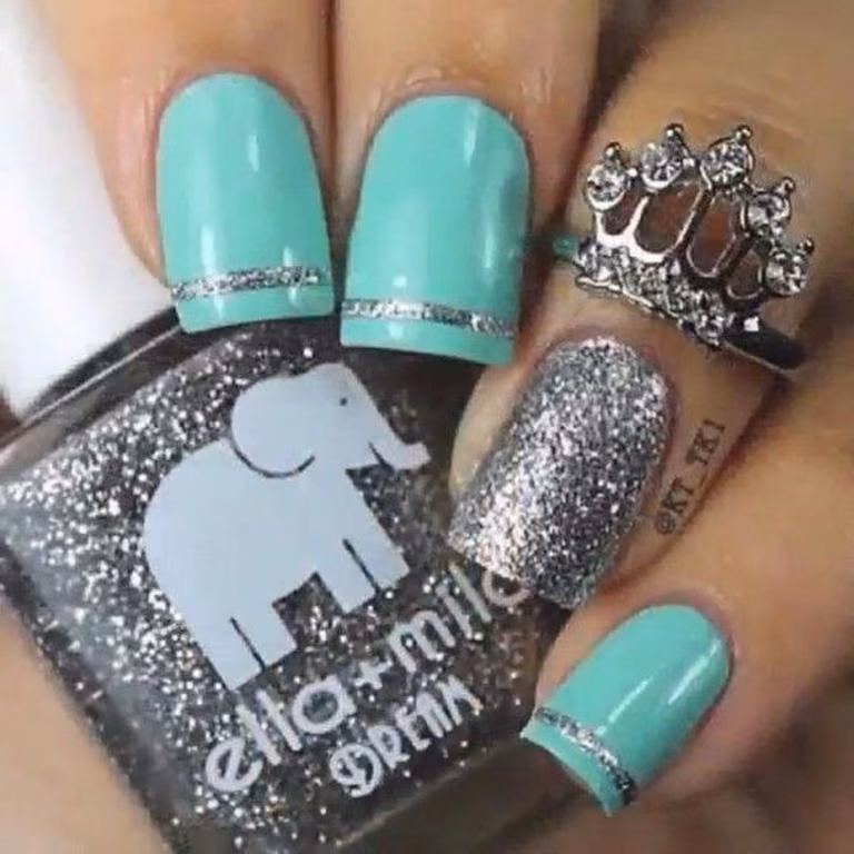 Turkusowo- srebrny manicure