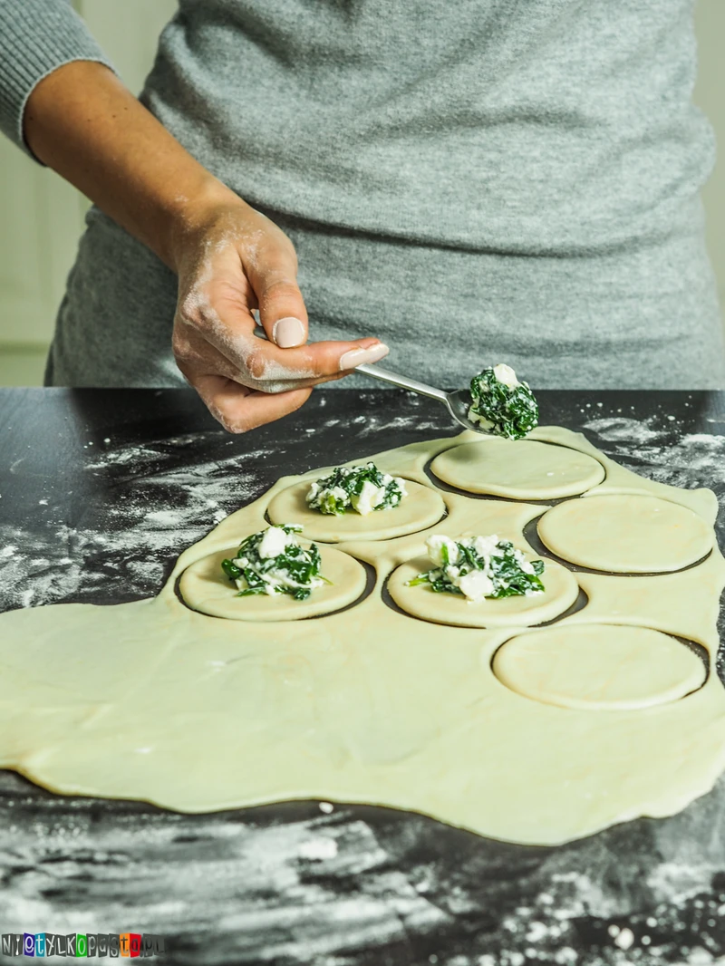 Pierogi ze szpinakiem i serem feta