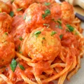 Spaghetti z pulpecikami z dorsza w sosie pomidorowym