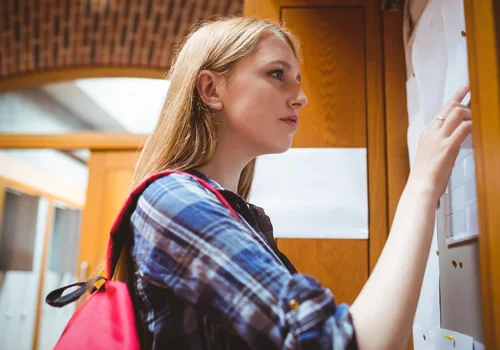 Duże zmiany w zasiłkach dla bezrobotnych w 2026! Nawet 2066 zł co miesiąc - Tym osobom zasiłek będzie wypłacany 2 razy dłużej