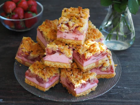Ciasto z truskawkami. Przepis krok po kroku