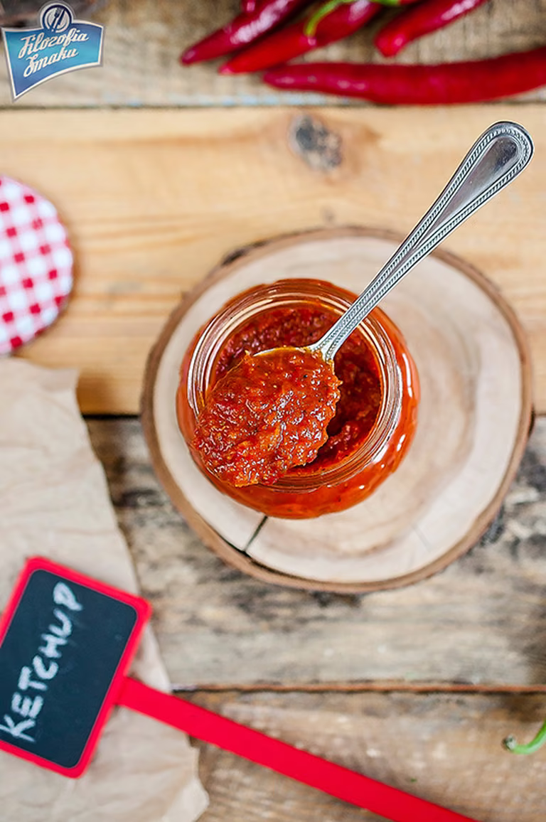 Pikantny ketchup na zimę