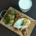 Wiosenny obiad – Grillowana pierś kurczaka z jajem sadzonym