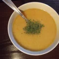 Rozgrzewająca zupa z czerwonej soczewicy