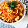 Makaron chow mein z kurczakiem