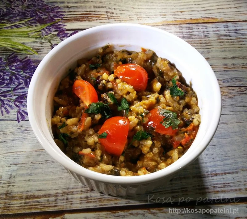 Risotto z pomidorami i szpinakiem