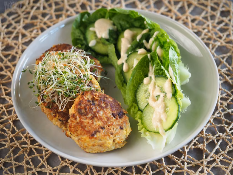 Keto kotlety z tuńczyka (Paleo, LowCarb) - moderncavegirl.pl