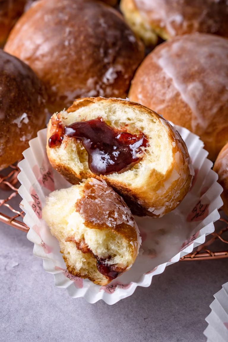 Najlepsze pieczone pączki (7 składników)