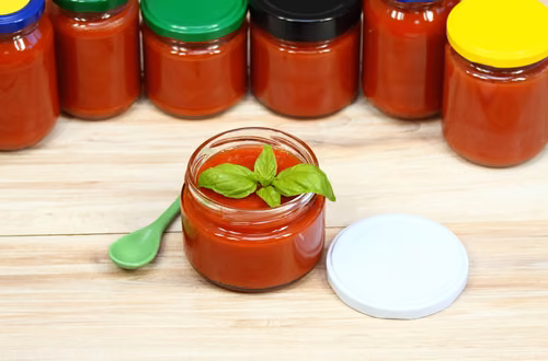 Zapomnij o pomidorach i cukinii!  Niebanalny ketchup, który zaskoczy każdego - odkryj tajemniczy składnik!