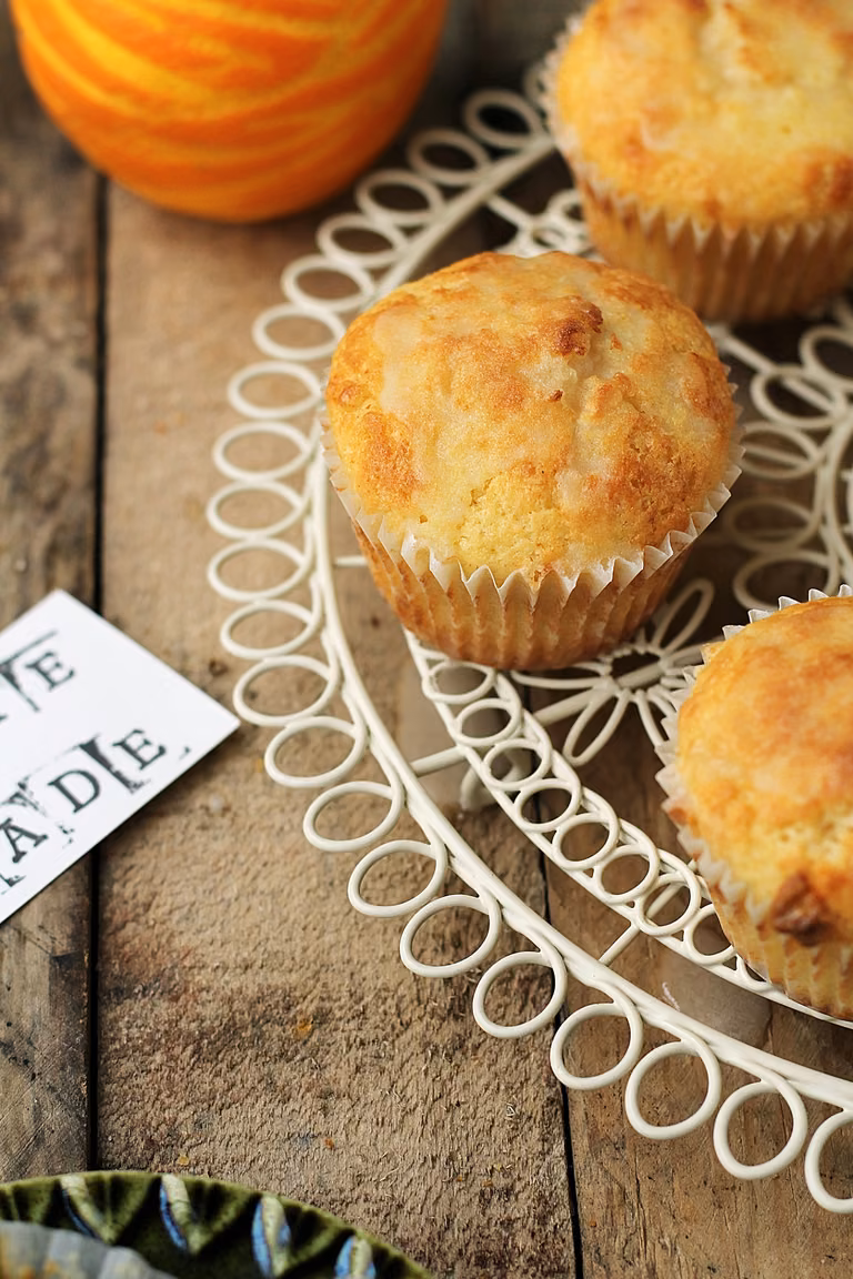Muffiny pomarańczowe z białą czekoladą