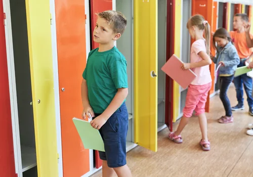 W szkołach ruszyły kontrole! Inspektorzy sprawdzą wiele szczegółów -  zajrzą nawet do plecaka