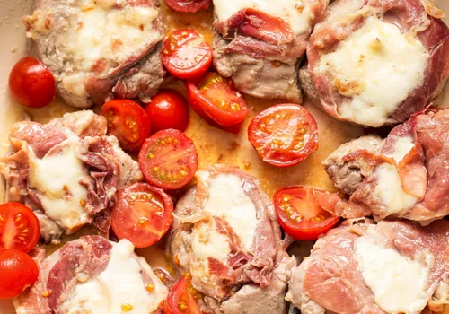 Polędwiczki zawijam w szynkę parmeńską i dodaję mozzarellę! W zaledwie 45 minut mam pyszny obiad dla całej rodziny