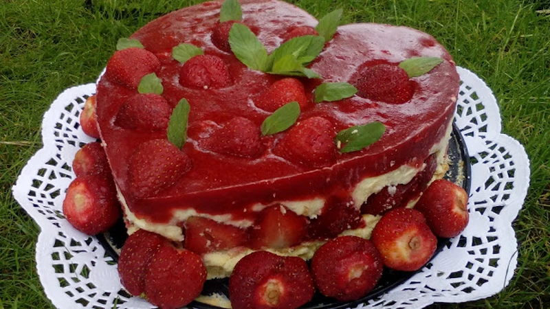 Ciasto z truskawkami i masą budyniową