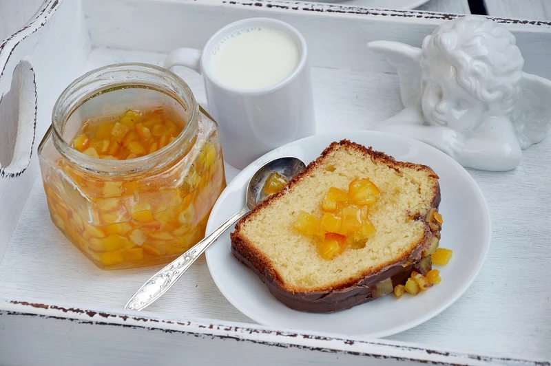 Pomarańczowa babka z czekoladą