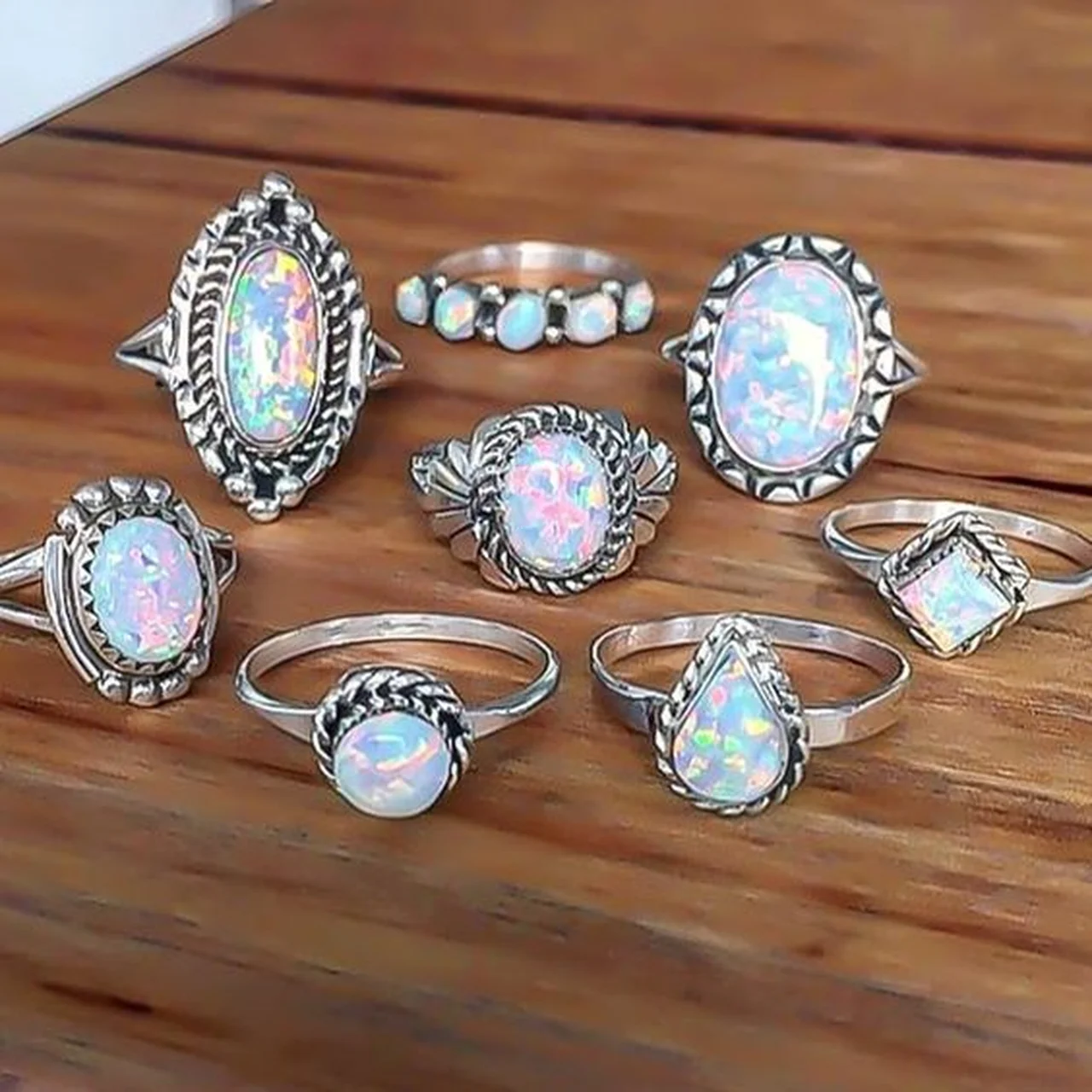 Piękne pierścionki z opalem