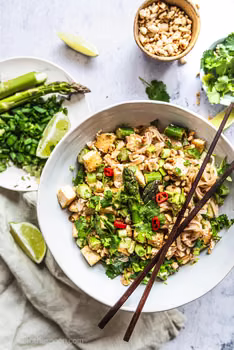 Pad thai ze szparagami i tofu
